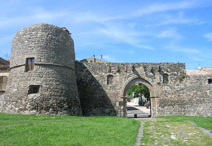 Das Stadttor Porta Venosina