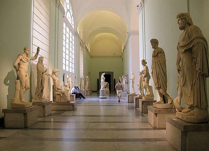 Neapel, Im archologischen Museum