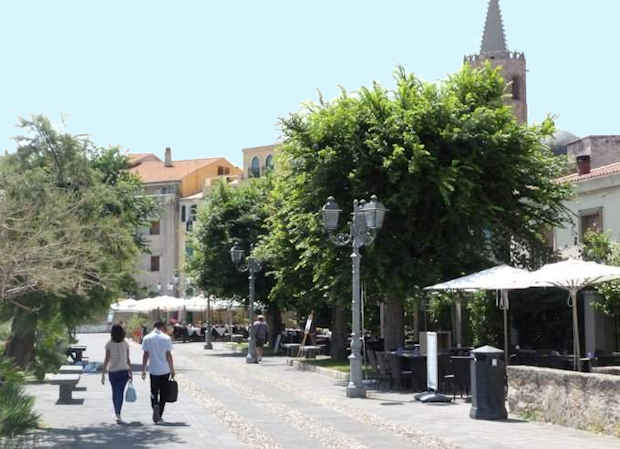 Die Uferpromenade von Alghero