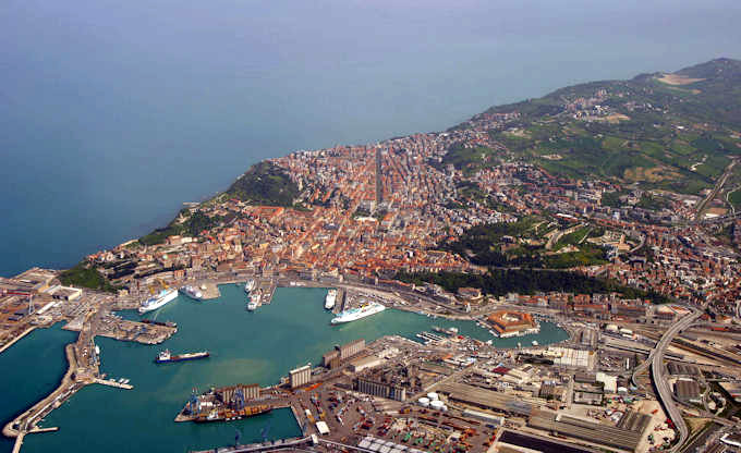 Die Hafenstadt Ancona