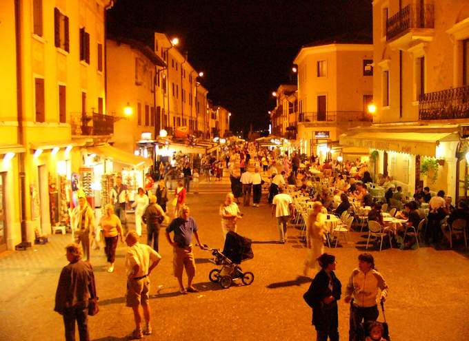 Bardolino, Piazza Matteotti