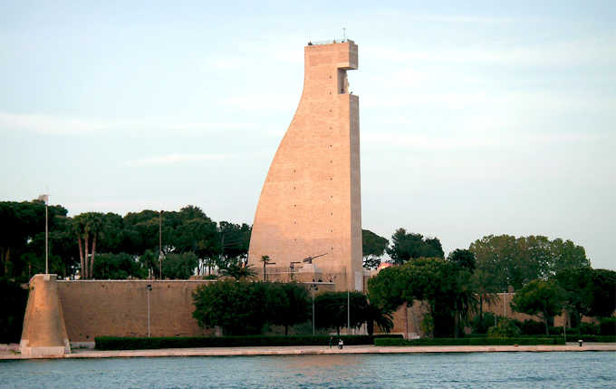 Das 52 m hohe Seefahrerdenkmal