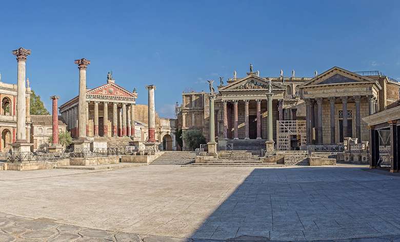 Eine Rekonstruktion des Forum Romanum für die Monumentalfilme der 1950er Jahre