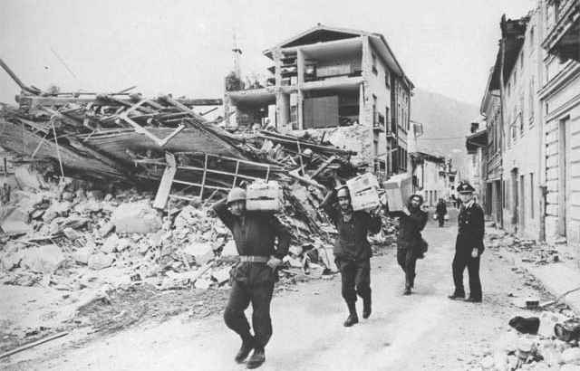 Die Folgen des Erdbebens von 1976 in der Region Friaul-Julisch Venetien