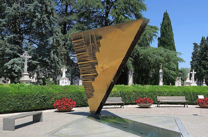 Die Grabstätte von Fellini in Rimini