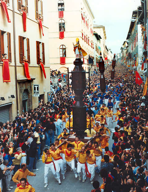 Das alljährliche Volksfest "Corsa dei Ceri"