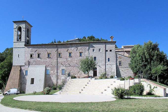 Das am Monte Ignino gelegene Kloster S. Ubaldo