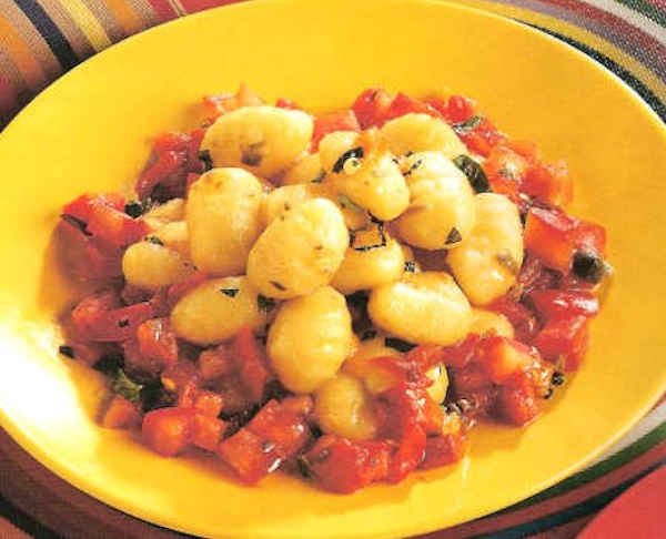 Italienisches Rezept: Kartoffel-Gnocchi in herzhafter Sauce