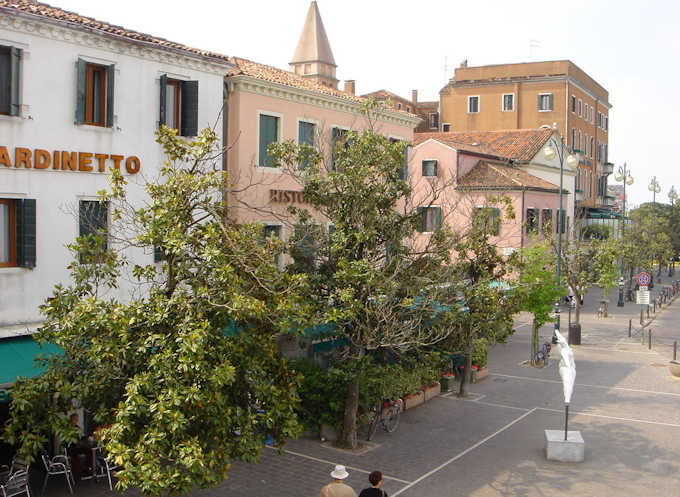 Lido di Venezia - Der Platz Santa Maria Elisabetta