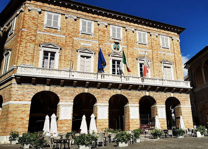 Das Rathaus von Macerata