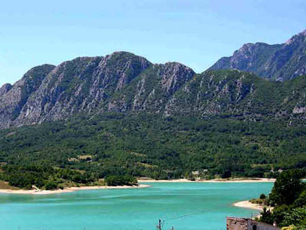 Der See Castel San Vincenzo