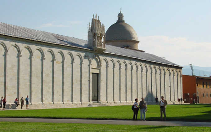 Der Monumentafriedhof auf der Piazza dei Miracoli