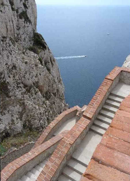Die Treppe zur Netun-Grotte