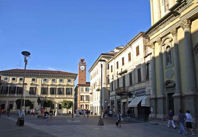 Novara - Piazza Gramsci