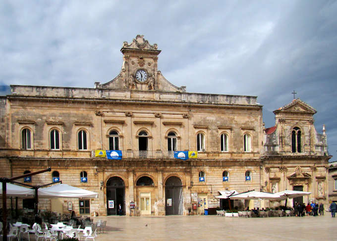 Ostuni, Piazza della Libert