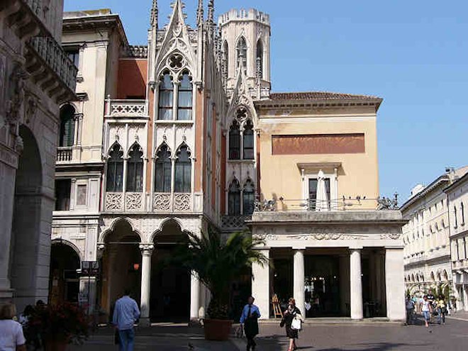 Padua - Das elegante "Caff Pedrocchi"