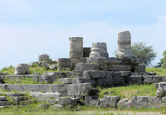 Paestum - Das Comitium (Tempio della Pace)