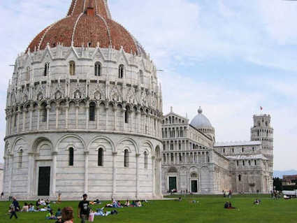 Die Piazza dei Miracoli in Pisa