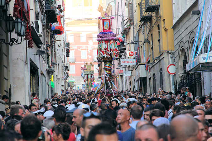 Die Prozession "Farradda" in Sassari