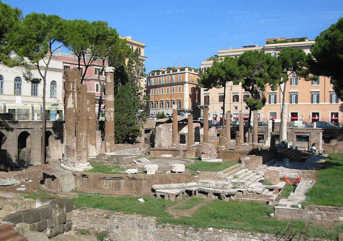 Der Platz Largo di Torre Argentina