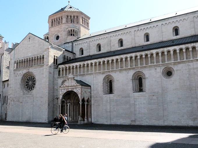 Der Domplatz von Trient