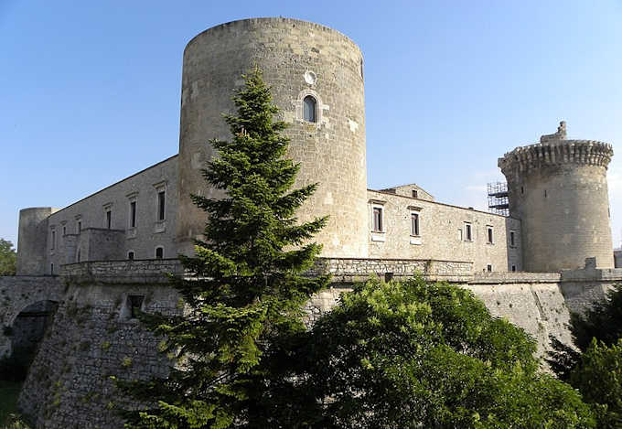 Venosa - Castello Aragonese