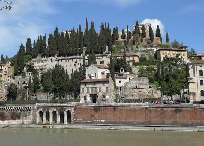 Der Hügel S. Pietro in Verona